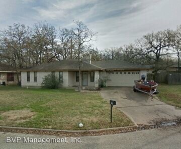 Primary Photo - 3 br, 2 bath House - 1005 Wedgewood
