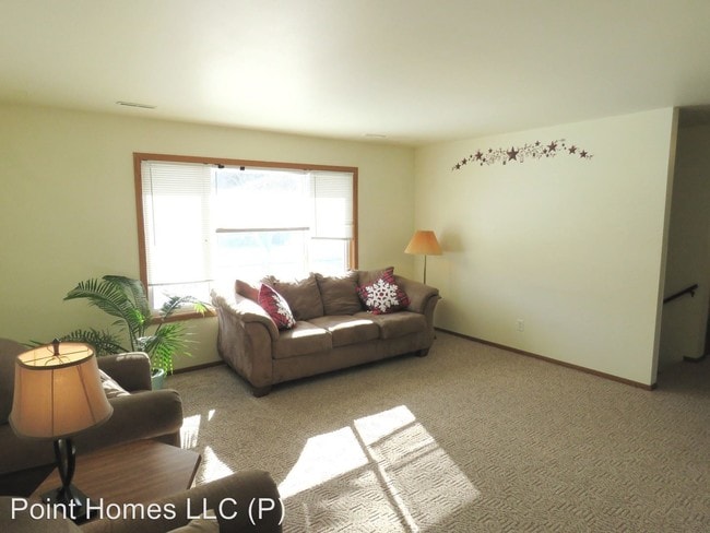 Building Photo - 4400 Terrace Ln