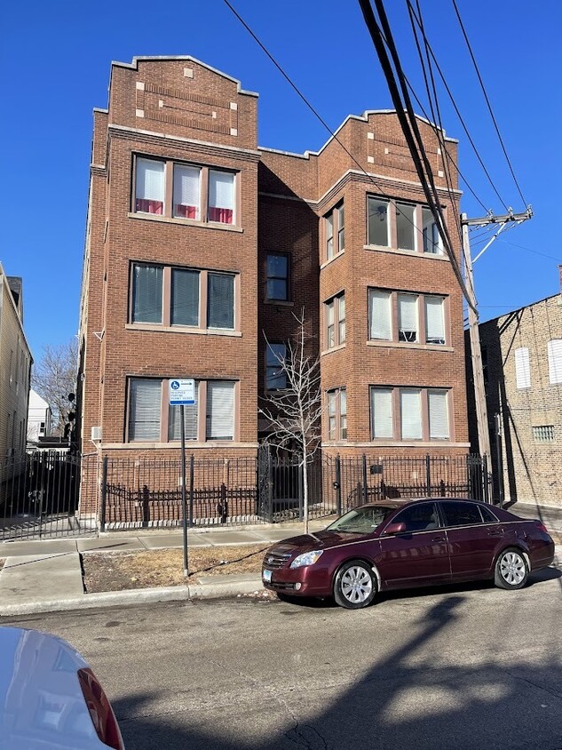 Primary Photo - 1538 N Karlov Ave