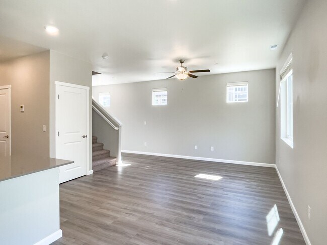 Foto del edificio - Beautiful 3 bdrm plus FLEX room --House 1/2 Month rent Concession!!