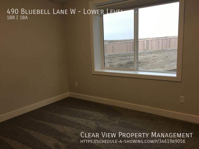 Building Photo - ?? 1-Bedroom Lower Suite – All Utilities Included!