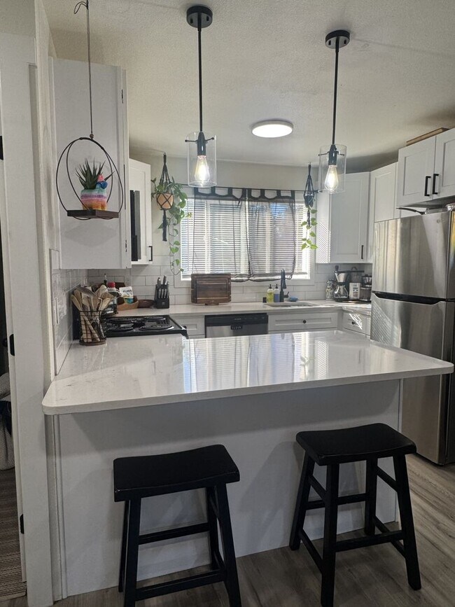 Foto del edificio - Cozy 3-Bedroom Rambler with Large Fully Fe...