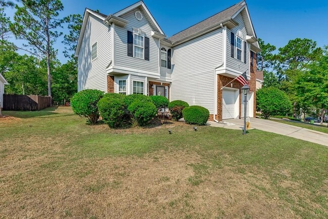 Building Photo - Spacious home located in the beautiful and...
