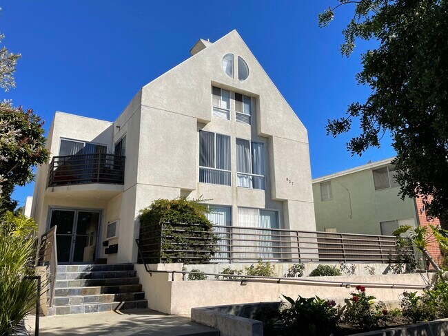Building Photo - 937 10th St