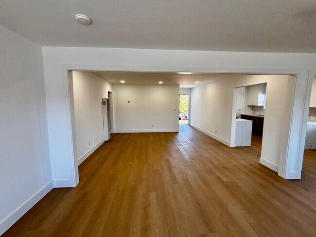 Foto del edificio - Newly Renovated 3 Bed/1 Bath- Allied Gardens