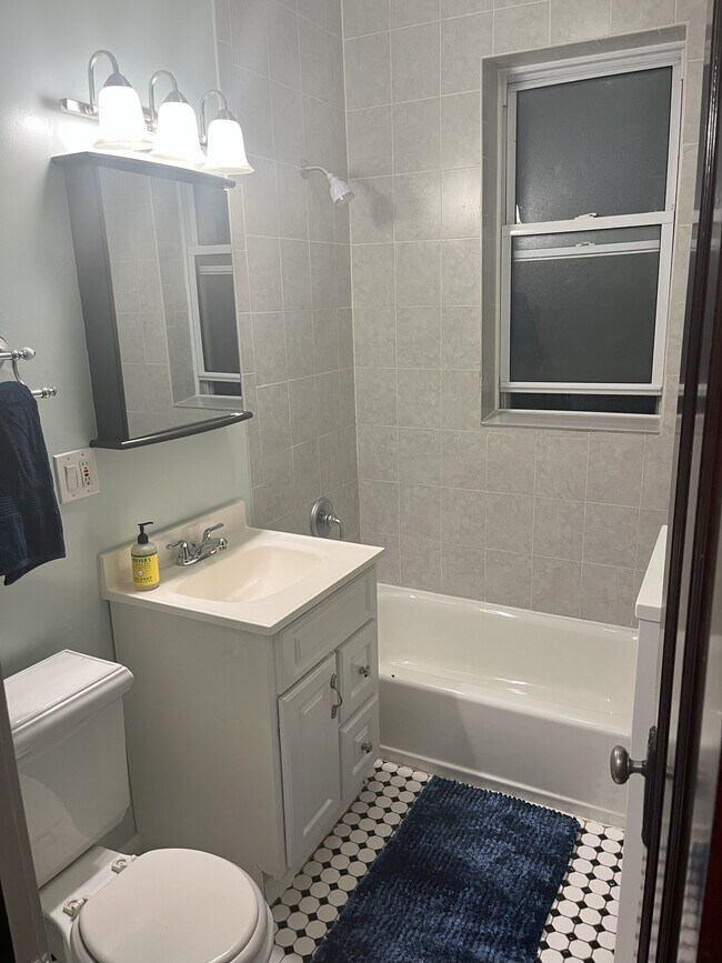 Bathroom - 3135 W Eastwood Ave