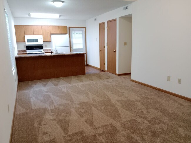 Building Photo - 3546-3548 Prescott Dr.