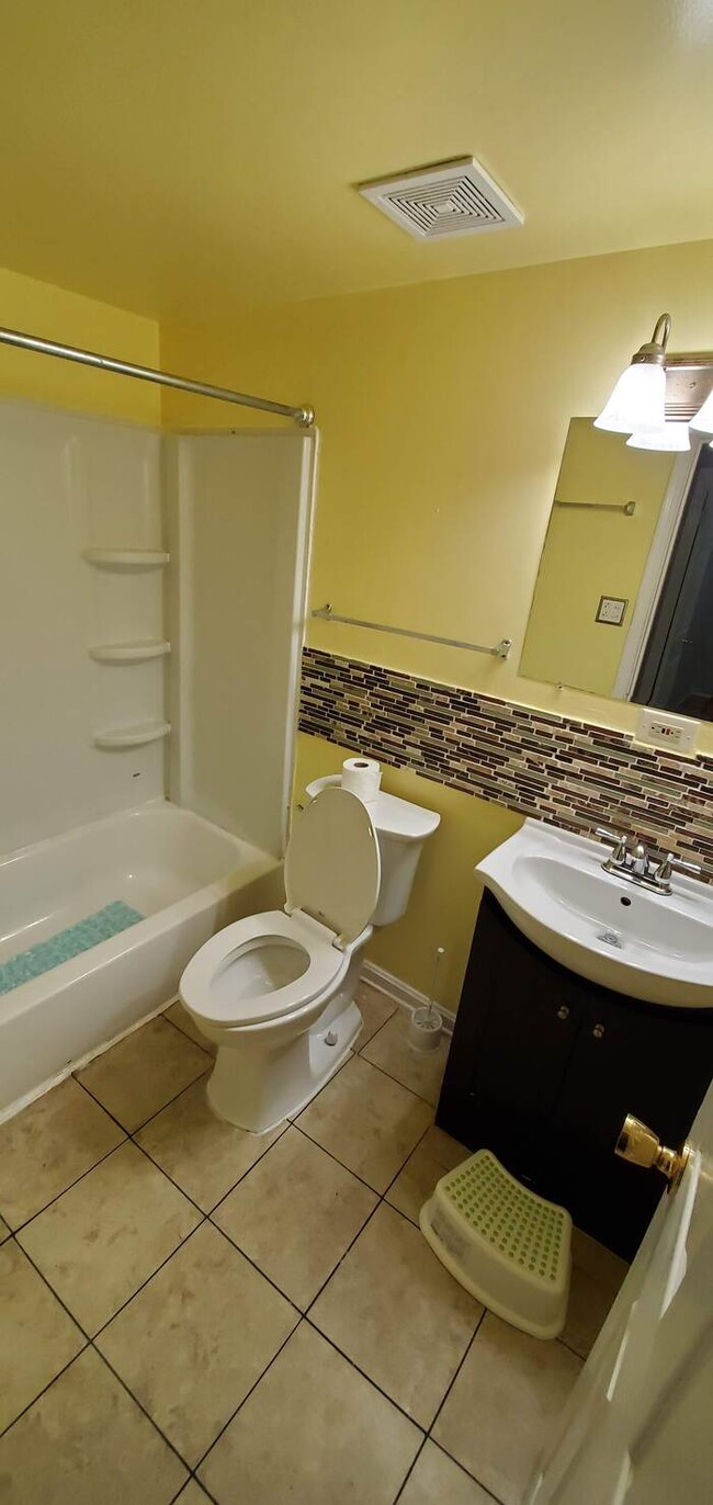 Foto del edificio - 7503 Riverdale Rd