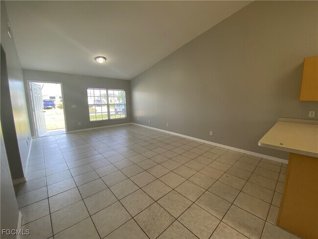 Building Photo - 4543 20th St SW