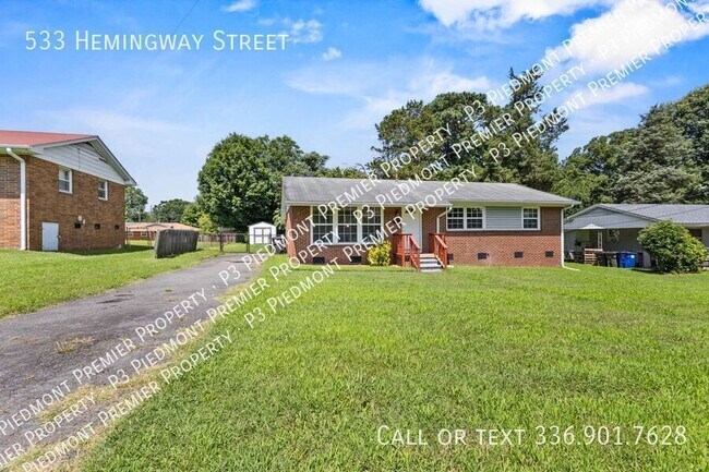 Building Photo - 533 Hemingway St