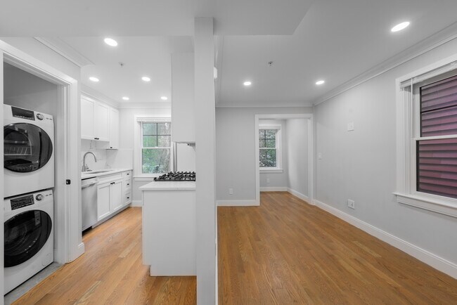 Building Photo - 16 Lopez Ave