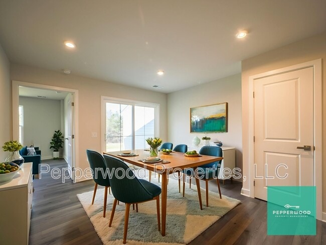 Foto del edificio - 4555 Duparc Way