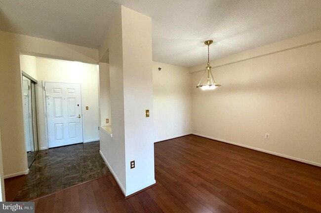 Building Photo - 3005 S Leisure World Blvd