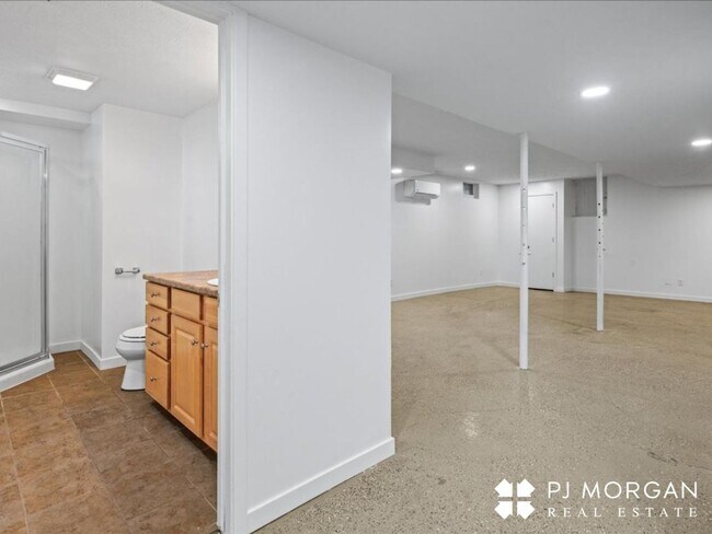 Foto del edificio - 3603 Davenport St