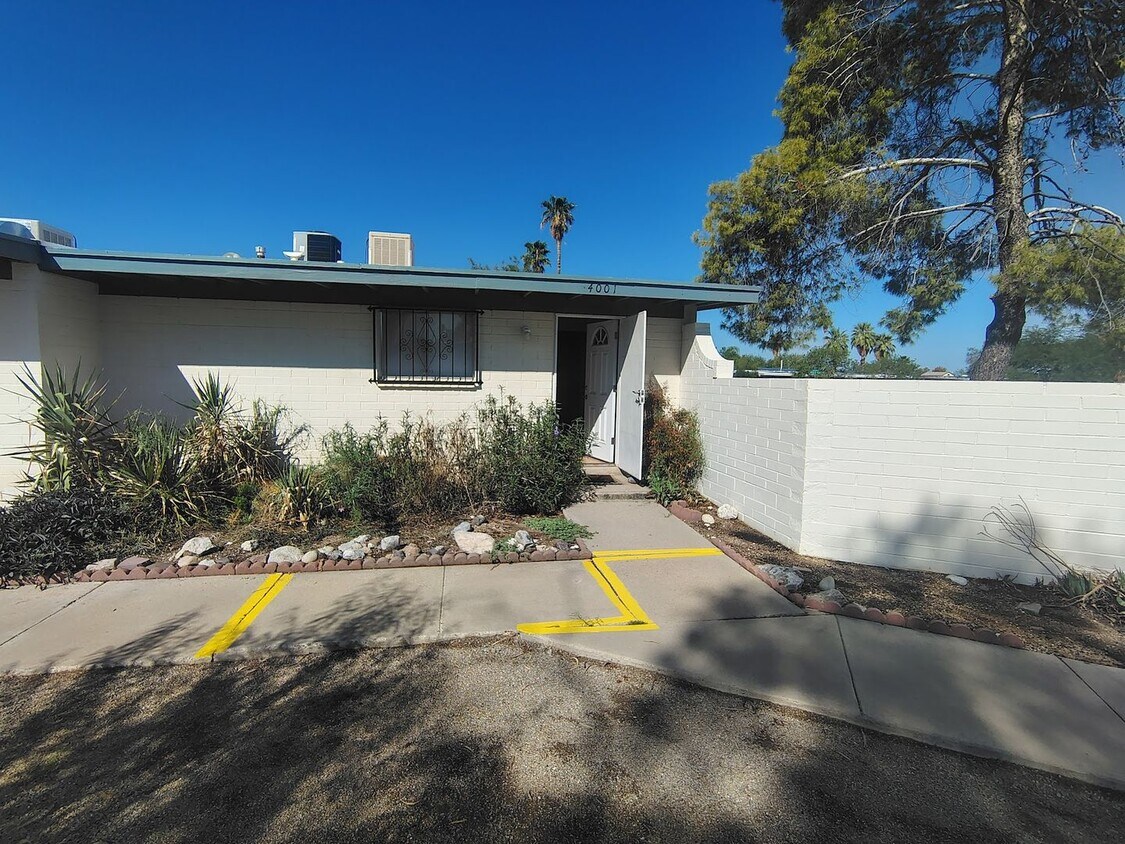 Foto principal - 4001 S Winter Palm Dr