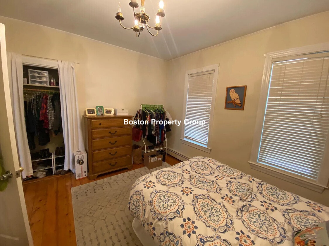 Primary Photo - 23 Oak St