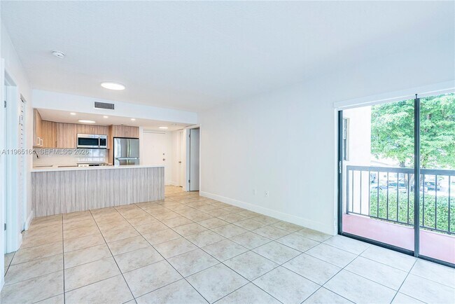 Building Photo - 995 SW 84th Ave