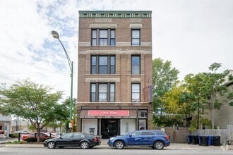 Building Photo - 2418 N Clybourn Ave