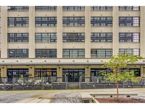 Building Photo - 1400 NW Irving St