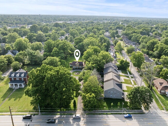 Foto del edificio - 1851 Nicholasville Rd