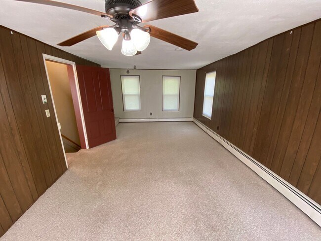 Building Photo - Single Family Home
