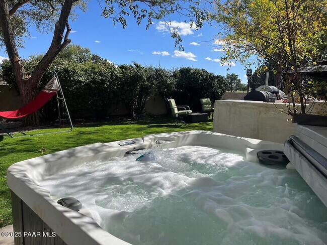 Foto del edificio - 1 Bar Heart Dr