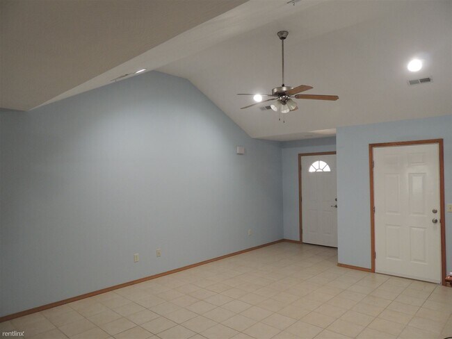 Building Photo - 2 br, 2 bath Duplex - 641 Rilynn Avenue No...