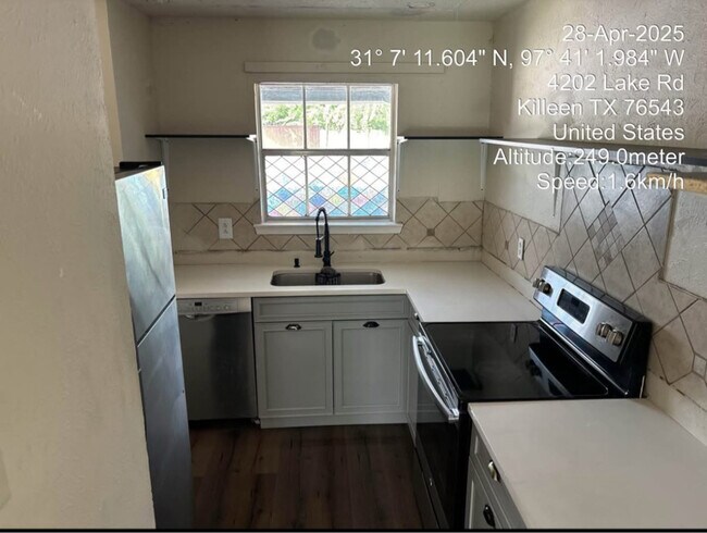Foto del edificio - 4202 Lake Rd
