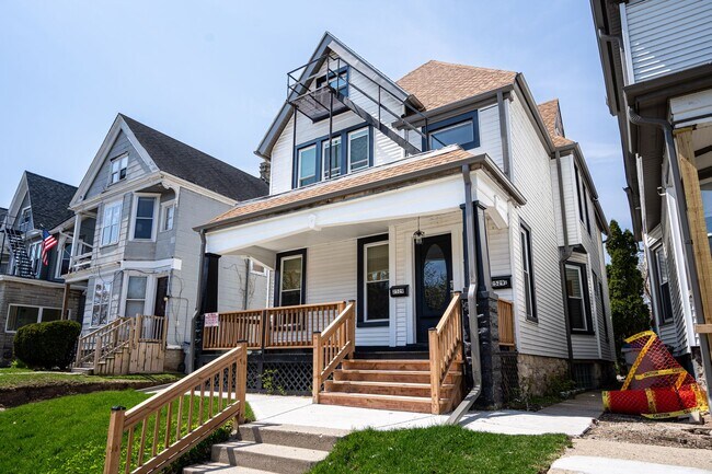 Foto del edificio - 3Bdrm w/ Den  **FREE JULY RENT