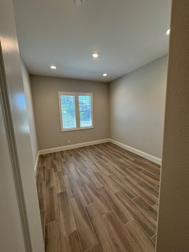 Foto del edificio - Brand New 2 Bed/2 Bath with Office in 55+ ...