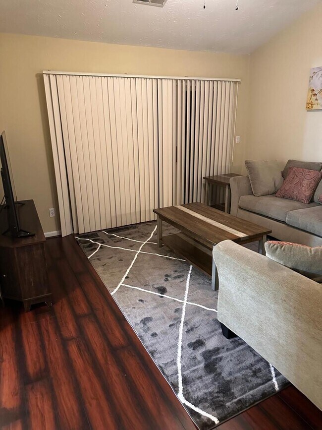 Foto del edificio - 4642 Court Yard Dr