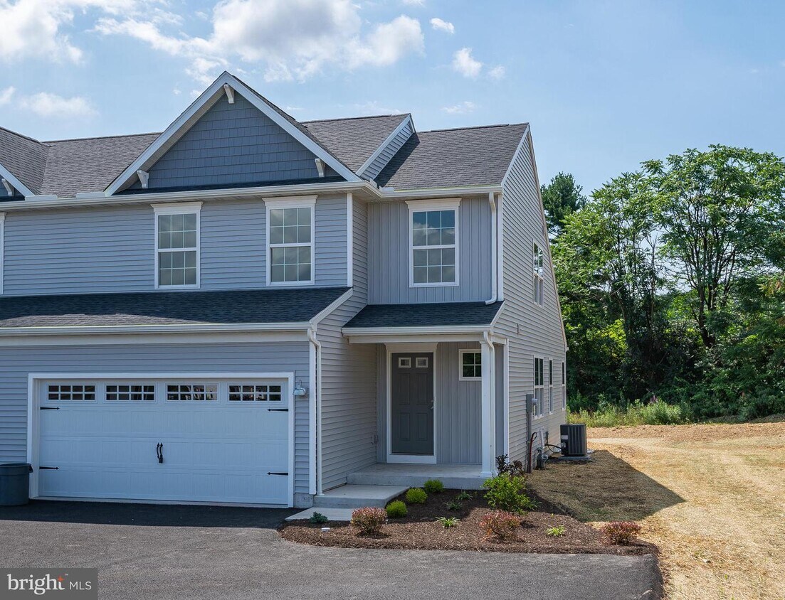 Foto principal - 29 Kantner Ln S