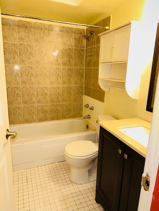 1463 N Winslowe Dr Unit 101, Palatine, IL 60074 Condo for Rent in