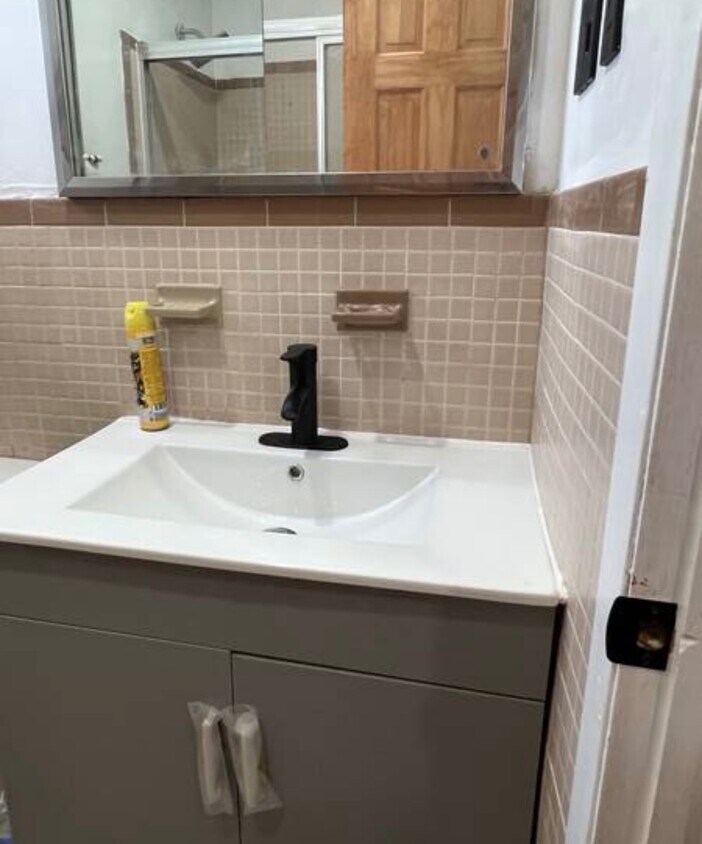 Building Photo - 23-40-40 42nd St