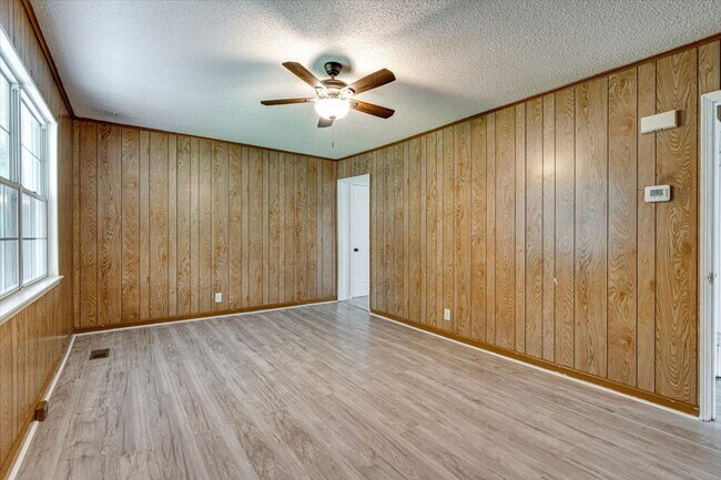 Foto del edificio - Updated 2-Bedroom Home Near Glenwood – $1,...