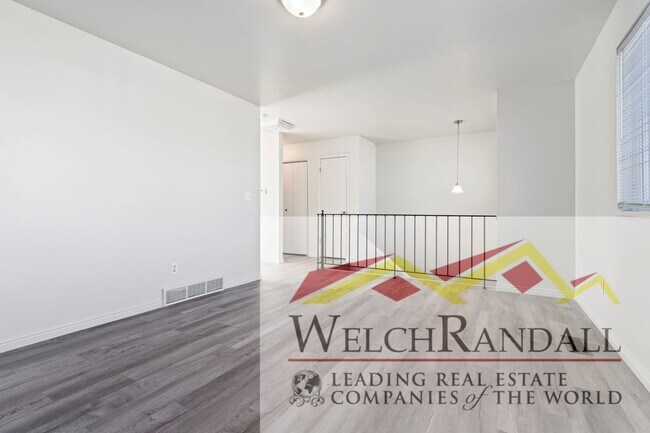 Foto del edificio - West Valley Home Available NOW!