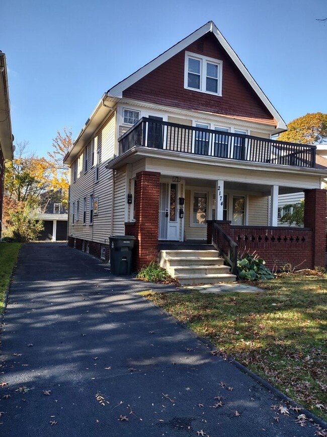 Building Photo - 2174 Oakdale Rd