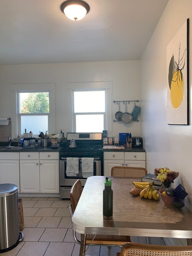 Foto del edificio - 4604 Lexington Ave