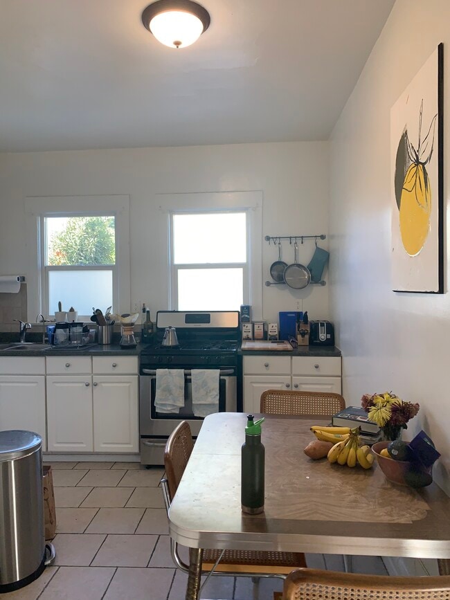 Building Photo - 4604 Lexington Ave