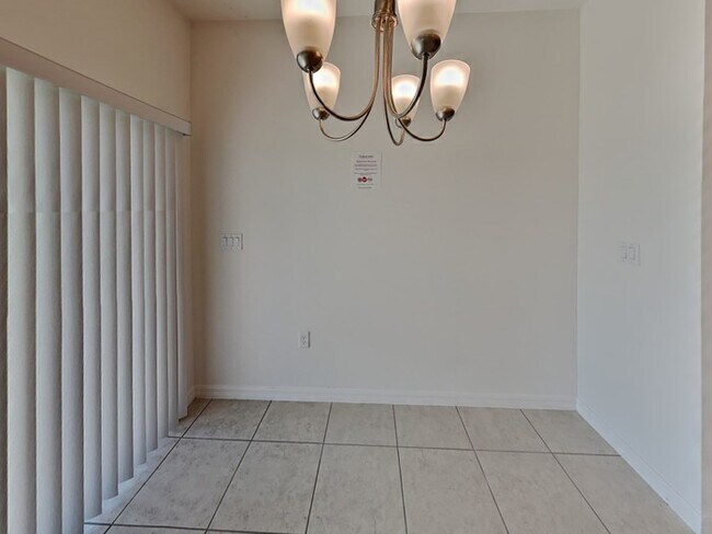Building Photo - MOVE IN SPECIAL!!! Gorgeous 4/2.. Availabl...