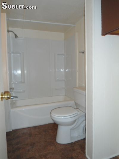 Building Photo - 722 Highland Dr