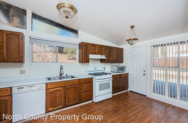 Building Photo - 4 br, 2 bath House - 12518 Glenoak Rd
