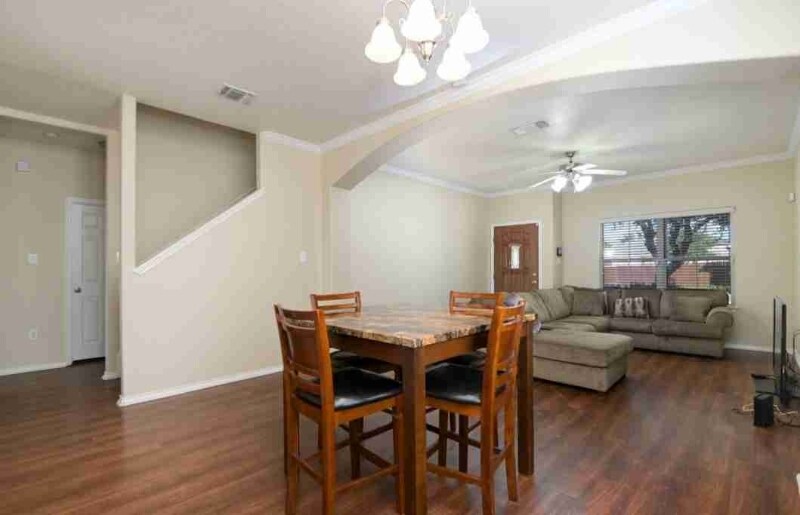 Photo - 10000 Hunt Ln (San Antonio, TX)