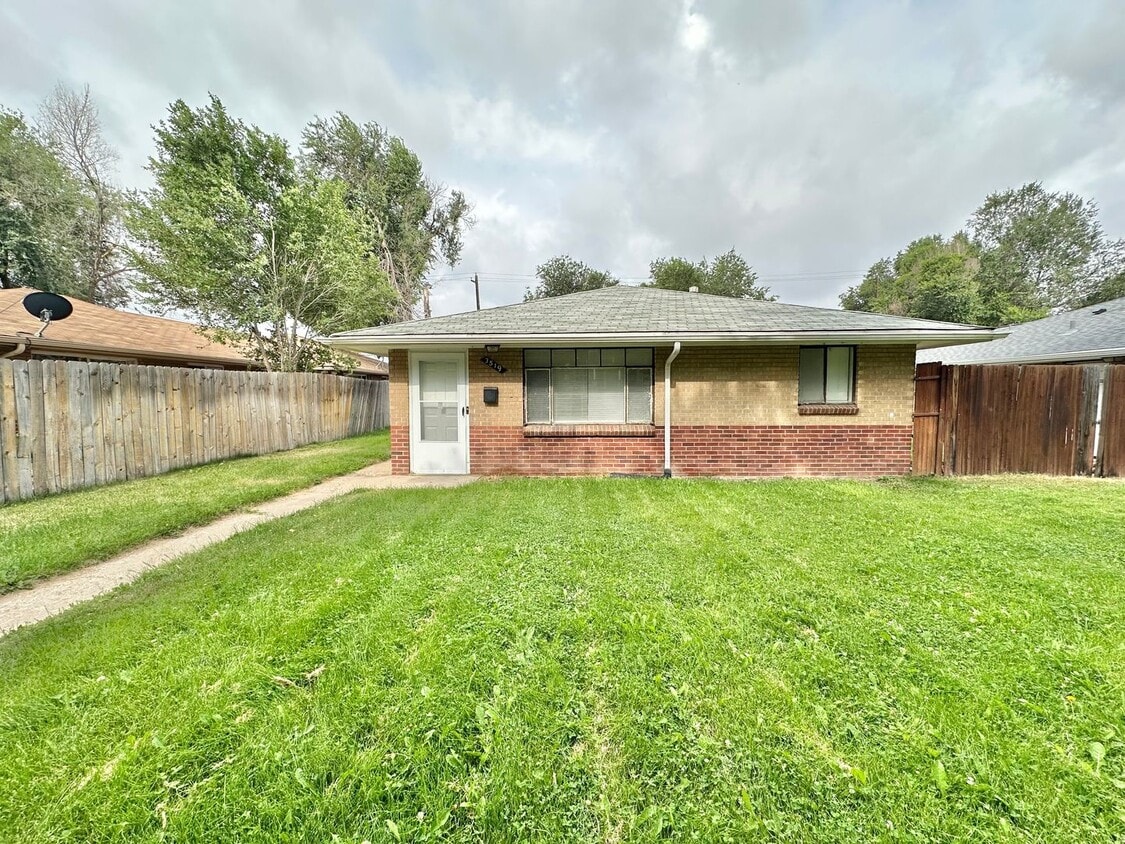 3 bed 1 bath duplex in Clayton - $500 Off - 3 bed 1 bath duplex in Clayton - $500 Off