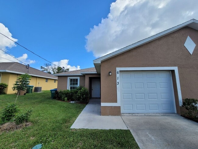 Building Photo - Duplex for rent