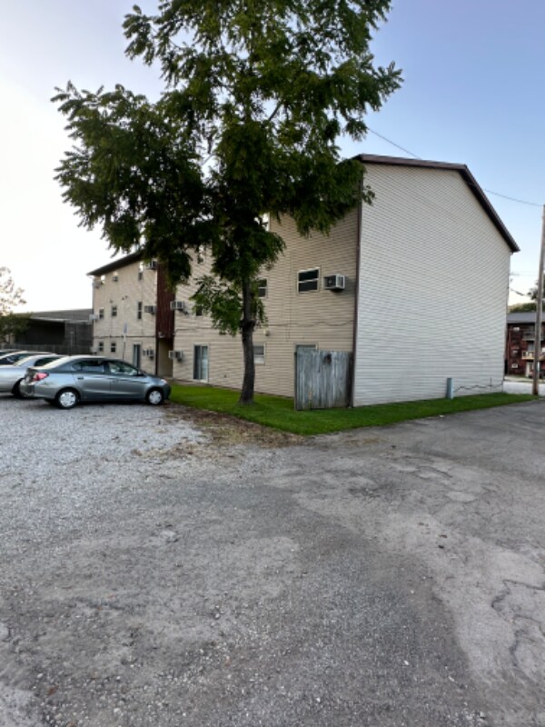 Primary Photo - 4920 Lancaster Ave