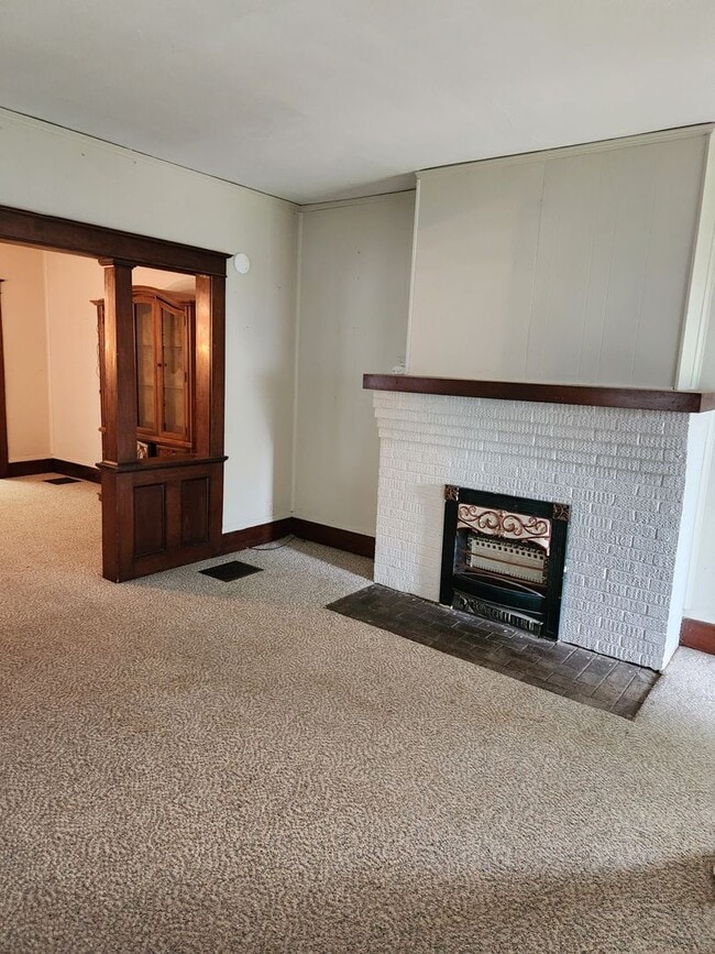 Building Photo - Duplex