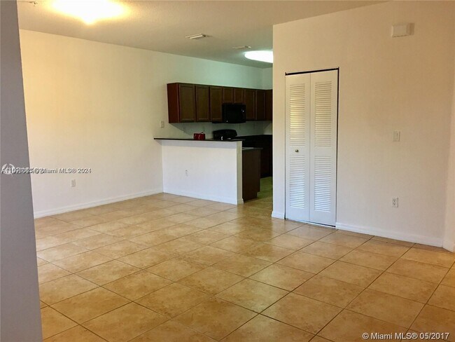 Foto del edificio - 8800 NW 107th Ct