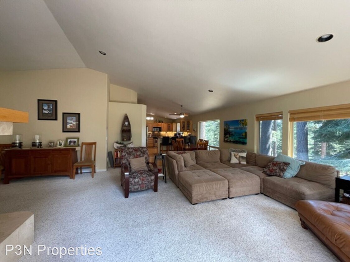 Primary Photo - 4 br, 3.5 bath House - 697 Carson Court