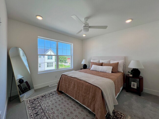 Foto del edificio - Walnut Crest Townhomes